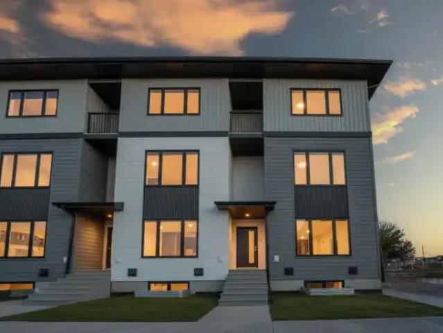 For Rent 2 Bedroom Townhouse Red Deer County AB DS105022931