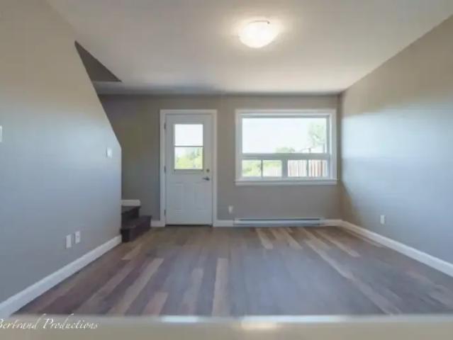 For Rent 2 Bedroom Townhouse Sudbury ON DS103178565
