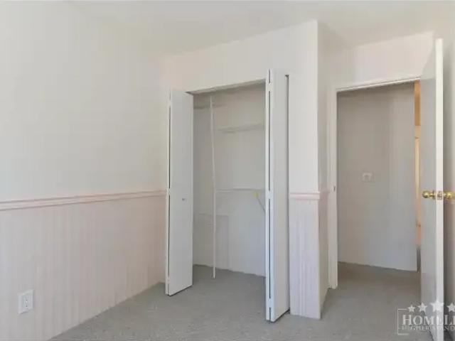 For Rent 2 Bedroom Townhouse Surrey BC DS103119132