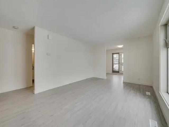 For Rent 2 Bedroom Townhouse Saskatoon SK DS104971983