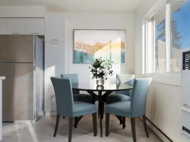 For Rent 2 Bedroom Townhouse Waterloo ON DS103739359