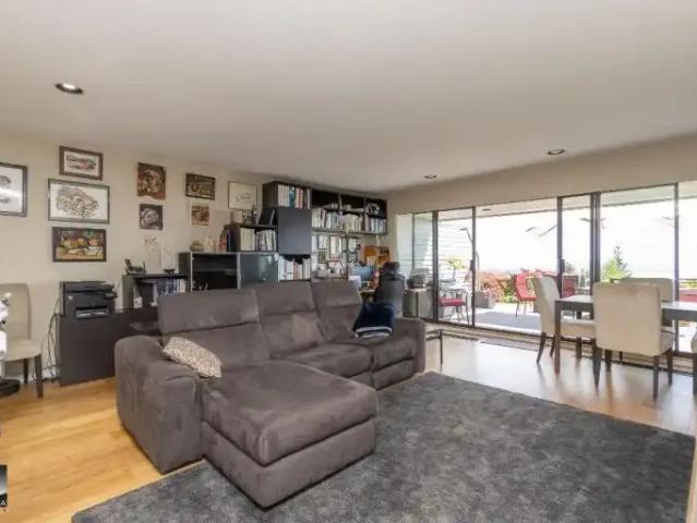 For Rent 2 Bedroom Townhouse West Vancouver BC DS105308994