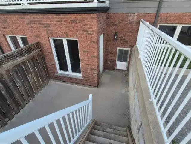 For Rent 2 Bedroom Townhouse Woodstock ON DS104470849