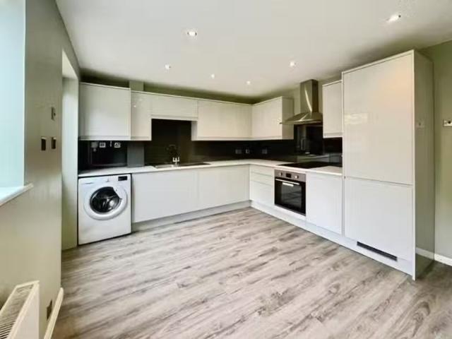 Charming 2 bedroom terraced house for rent in Ashdale, Bishops.