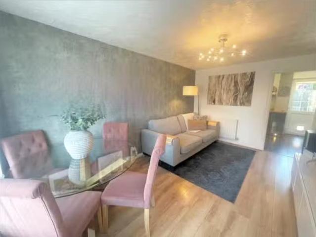 Just in! 2 bedroom terraced house for rent in Edwards Way, Wic.