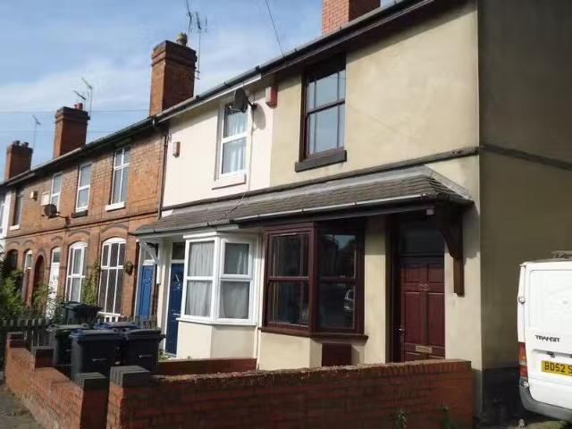 Cozy 2 bedroom terraced house for rent in Northfield Road, Har.