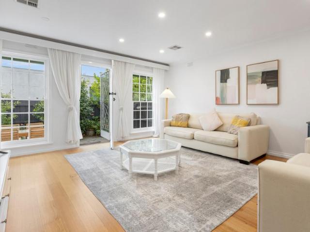 For Rent 2 Bedroom Villa Brighton VIC DS101947293