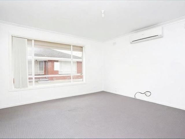 FOR RENT 2 BEDROOMS UNIT IN SUNSHINE WEST