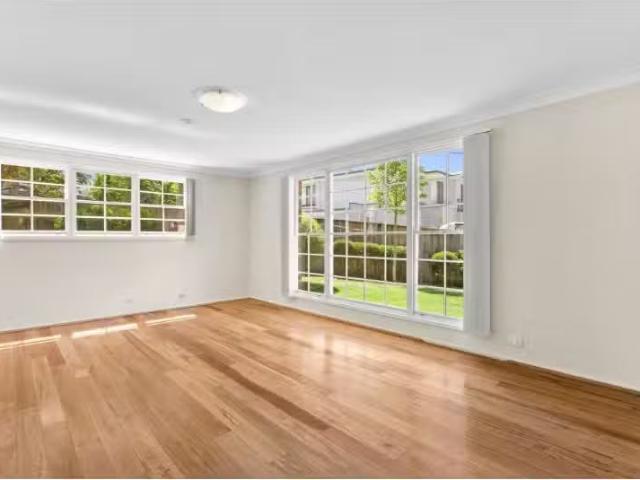 For Rent! 2 Boru Place, KILLARNEY HEIGHTS House for rent List.