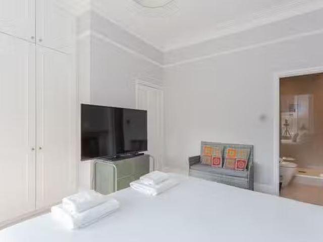 Charming 2 BR Mowbray Road