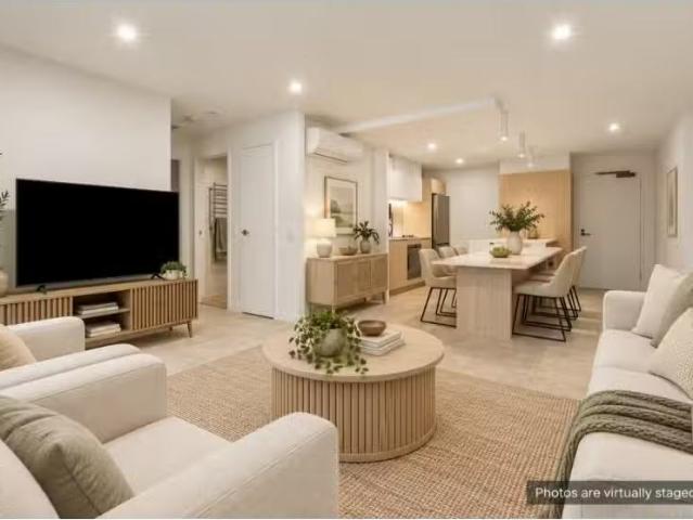 Just in! 2 BR Apartment 1002/21 25 Carl Street, WOOLLOONGABBA.