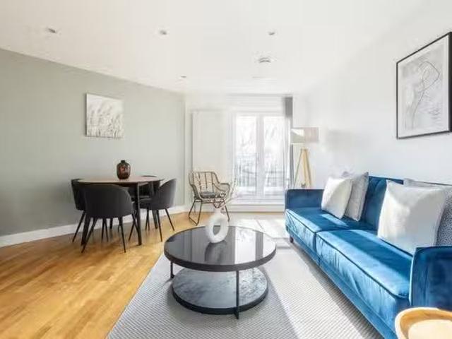 Unique 2 BR Brook Avenue
