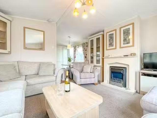 Charming 2 BR Castle Drive