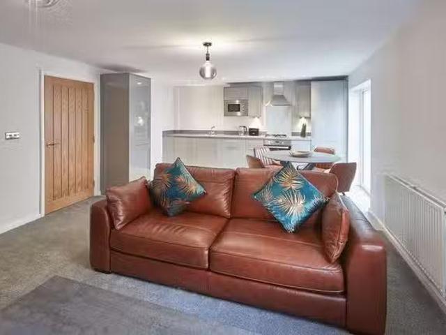 Charming 2 BR Carrs Yard