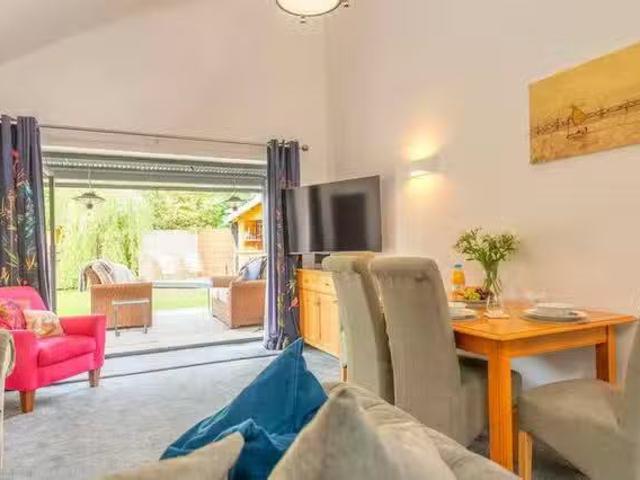 New 2 BR Greensome Lane