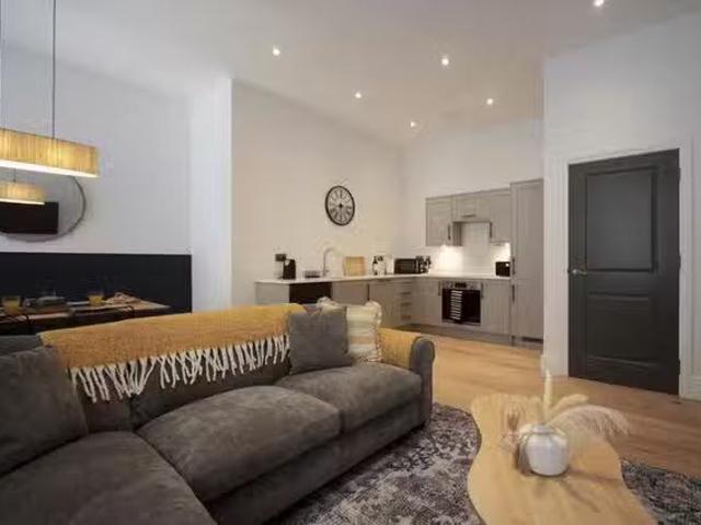 New 2 BR High Street