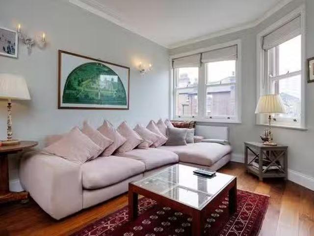 Unique 2 BR Lurline Gardens