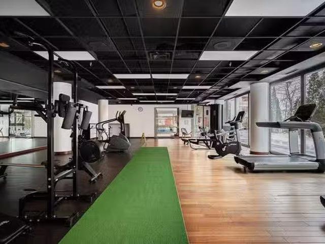 Just in! 2 BR Rue de Lévis