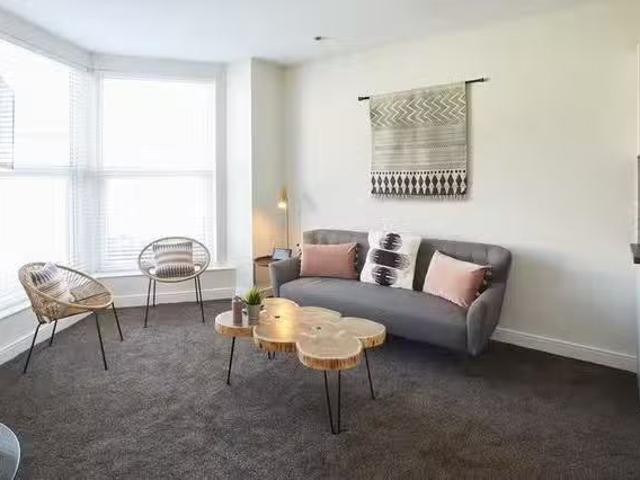 Just in! 2 BR West Terrace
