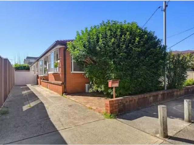 New 2 BR 14 Alma Road, MAROUBRA House for rent Listed by Dani.