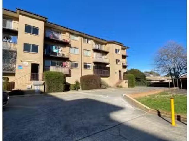 Nice 2 BR 15/104 Henderson Road, Queanbeyan Apartment for rent.