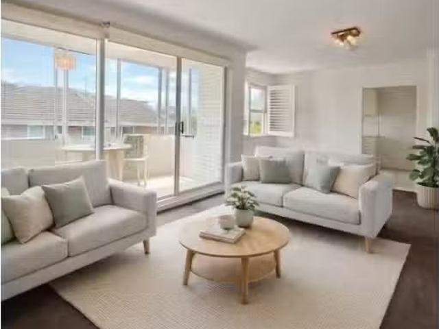 Unique 2 BR 17/6 Garie Place, South Coogee Apartment for rent.