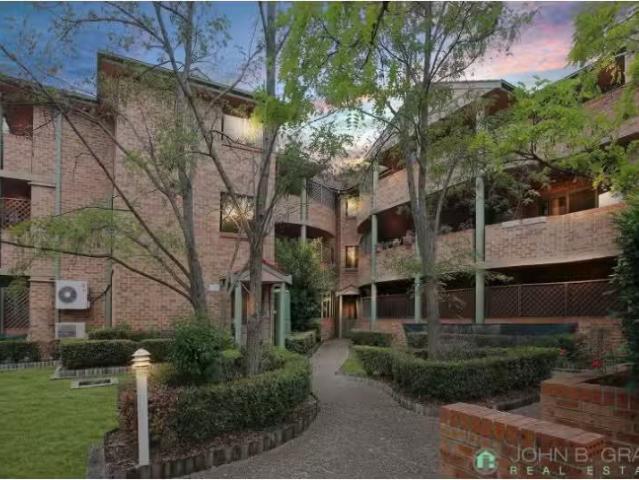 Cozy 2 BR 18/149 Waldron Road, CHESTER HILL Apartment for rent.