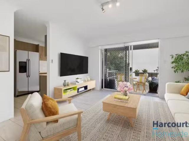 Cozy 2 BR 19 Wilton Street, WOOLLOONGABBA, QLD 4102 Unit for.