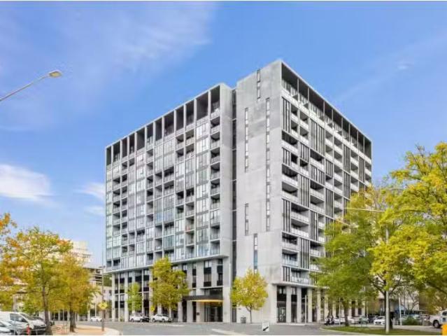 Deal! 2 BR 1001/39 London Circuit, City Apartment for rent Li.