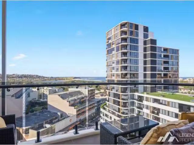 Rental! 2 BR 1018/15 Howard Avenue, Dee Why Apartment for rent.