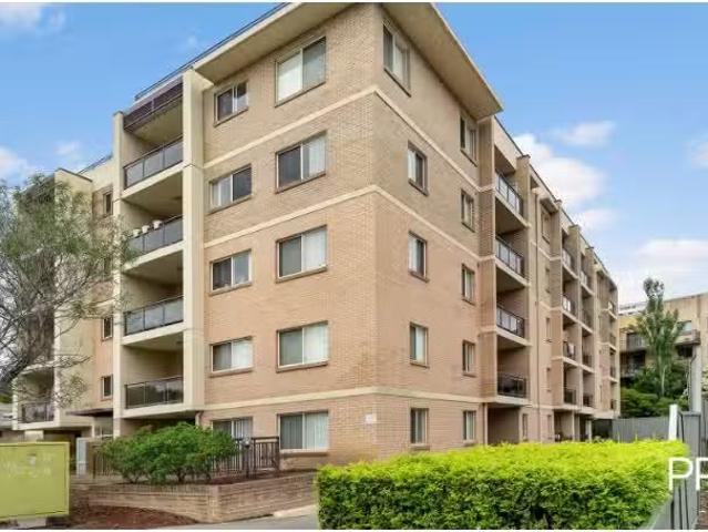 Unique 2 BR 11/2 Fifth Ave, Blacktown Apartment for rent List.
