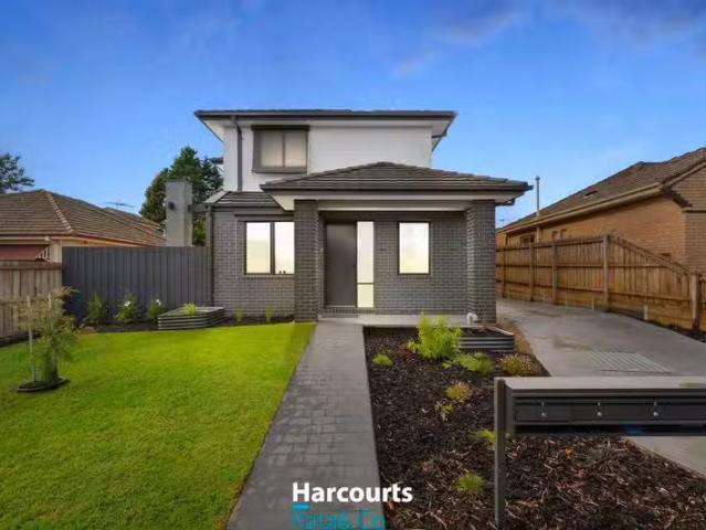 Unique 2 BR 1/12 Lawson Street, Reservoir, VIC 3073 Townhous.