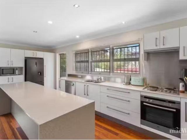 Unique 2 BR 11/37 Dansie Street, Greenslopes Apartment for ren.