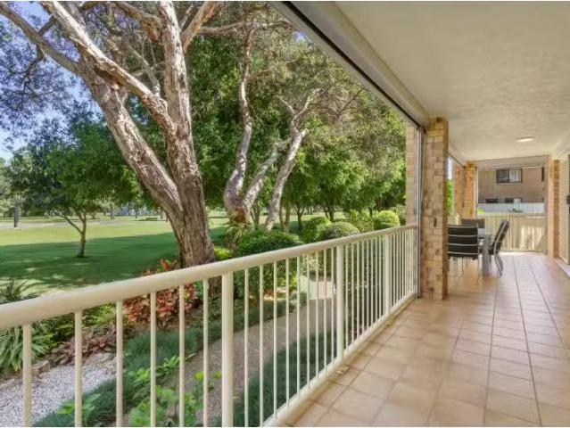 Nice 2 BR 1/16A Warrawong Street, Coolangatta Apartment for re.