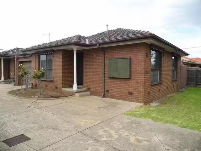 Unique 2 BR 1/18 Hanbird Street, Altona, VIC 3018