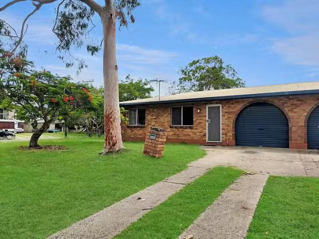 Rental! 2 BR 1/1 Barfoot Street, Kawana, QLD 4701