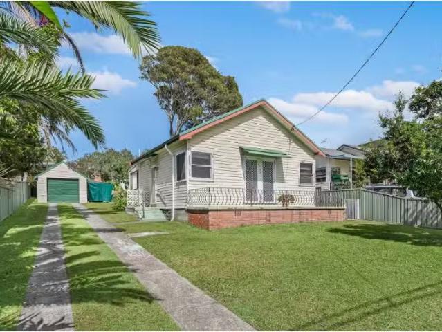 Nice 2 BR 122 Scenic Drive, Budgewoi House for rent Listed by.