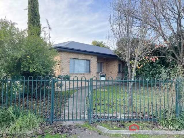 Unique 2 BR 1/27 Higgins Avenue, Wagga Wagga Apartment for ren.