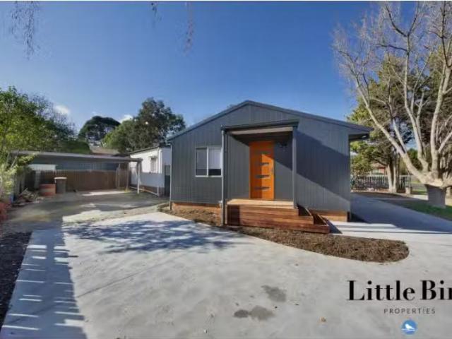 Deal! 2 BR 1/30 Booth Street, Queanbeyan Townhouse for rent L.