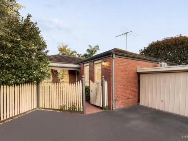 For Rent! 2 BR 2/43 Middleinteraction Road, Surrey Hills VIC 3.