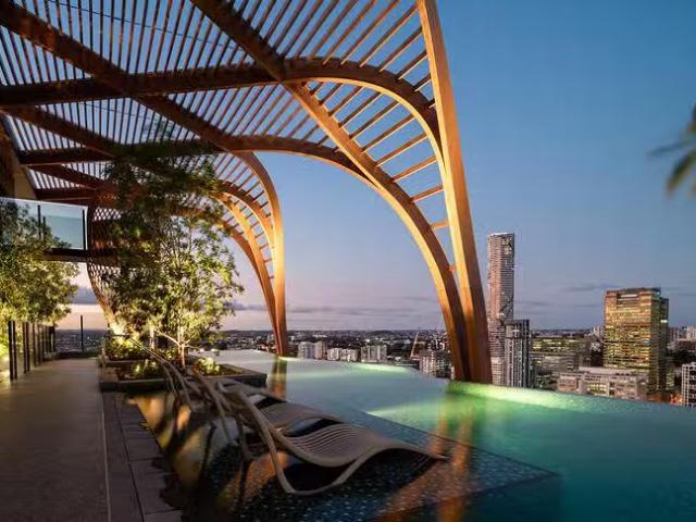 Just in! 2 BR 2405/66 Hope Street, South Brisbane, QLD 4101