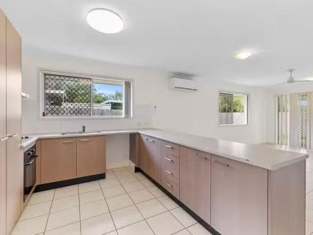 Just in! 2 BR 2/50 Arthur Street, GRACEMERE, QLD 4702 House.