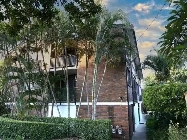 Nice 2 BR 2/52 London Road, Clayfield, QLD 4011