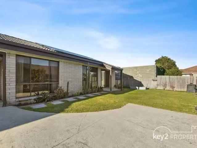 Charming 2 BR 2/69 Franmaree Road, Newnham, TAS 7248