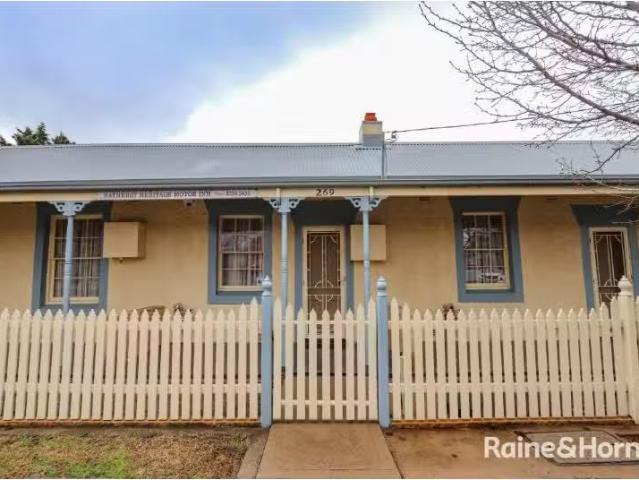 For Rent! 2 BR 269 Howick Street, BATHURST House for rent Lis.