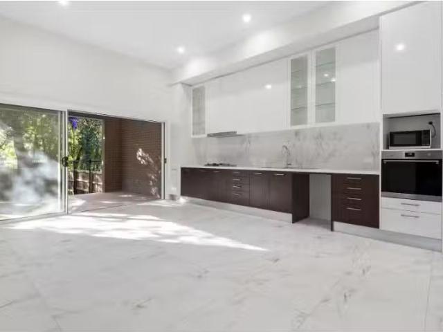 Just in! 2 BR 26a Buckra Street, Turramurra Apartment for rent.