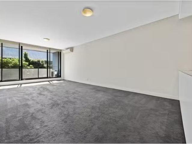 Unique 2 BR 27/2 Coulson Street, Erskineville Apartment for re.
