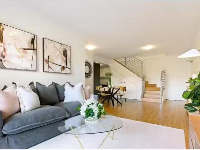 Deal! 2 BR 28/115 117 Constitution Road, Dulwich Hill Apartmen.