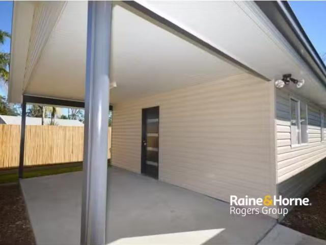 Deal! 2 BR 28A Mckellar Boulevard, BLUE HAVEN House for rent.