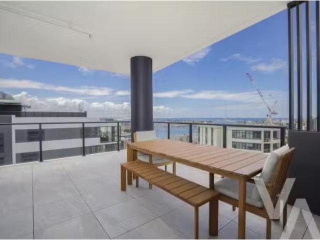 Charming 2 BR 2001/15 National Park Street, Newcastle West Apa.